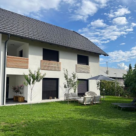 Aura Apartments Zirovnica Ngoại thất bức ảnh