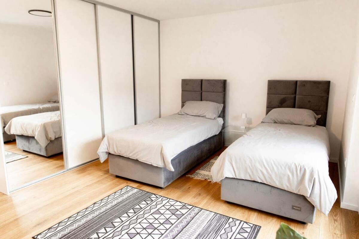 Aura Apartments Zirovnica Ngoại thất bức ảnh