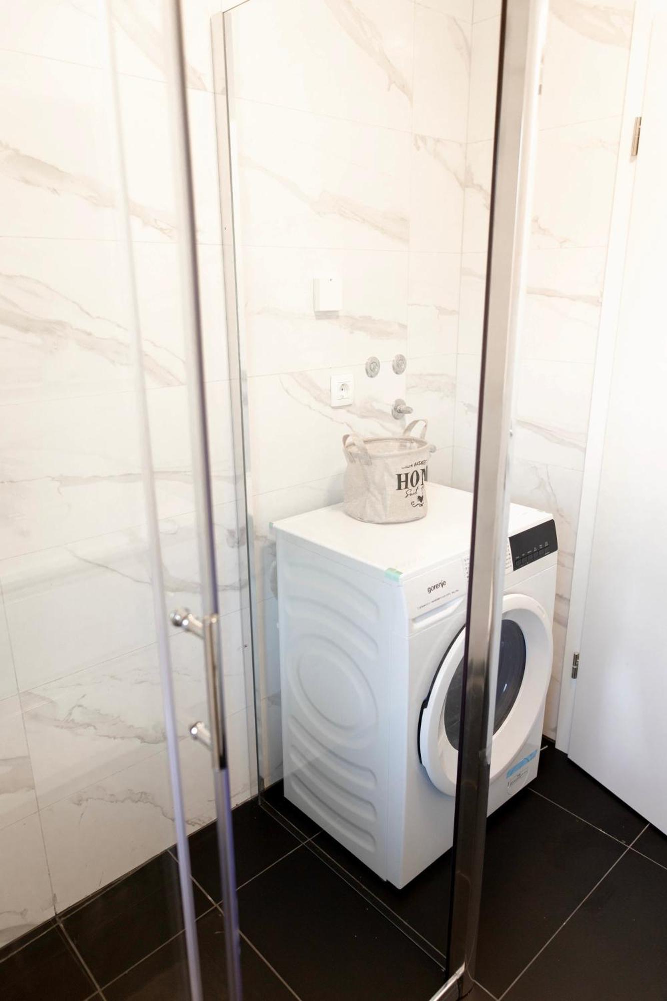 Aura Apartments Zirovnica Ngoại thất bức ảnh