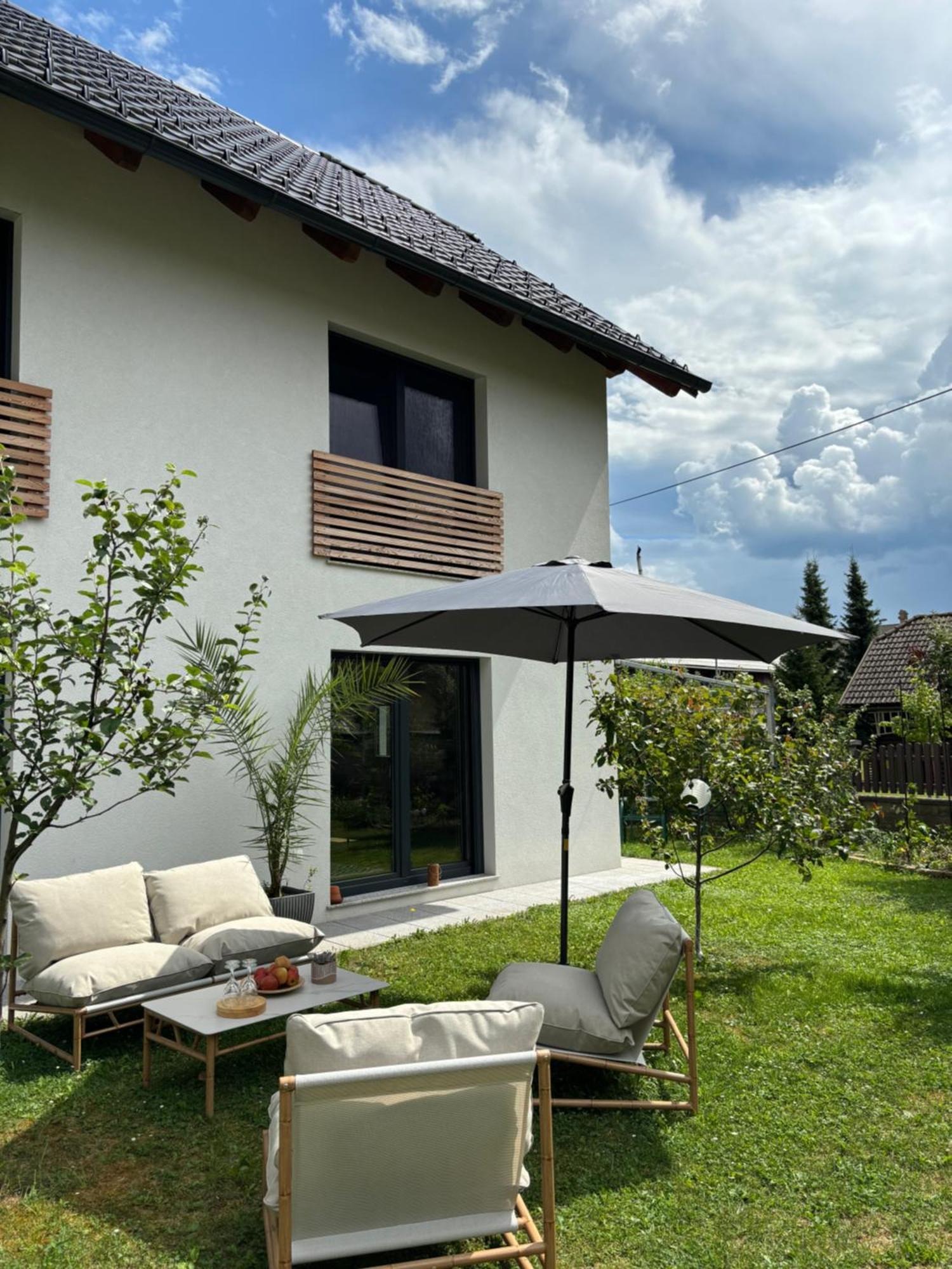 Aura Apartments Zirovnica Ngoại thất bức ảnh