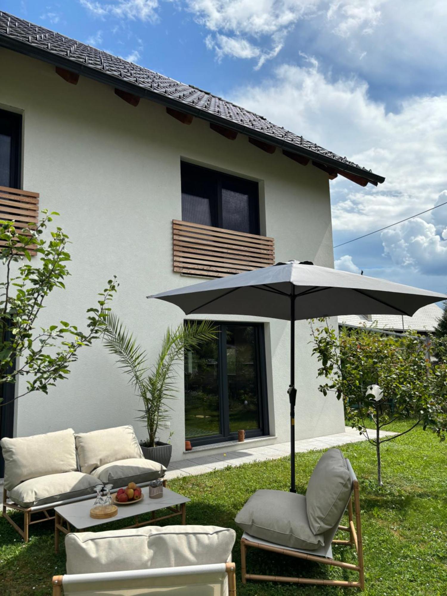 Aura Apartments Zirovnica Ngoại thất bức ảnh