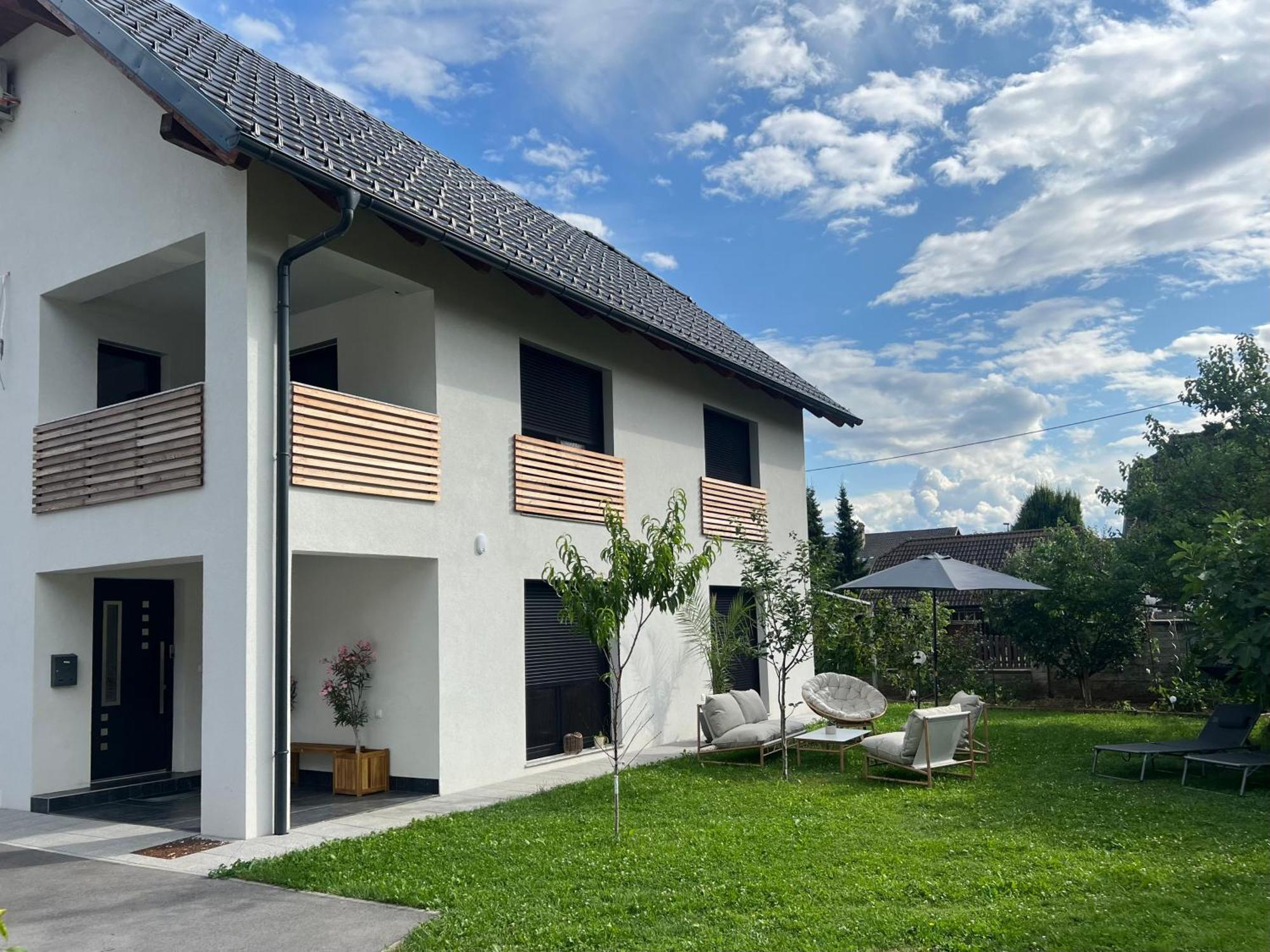 Aura Apartments Zirovnica Ngoại thất bức ảnh