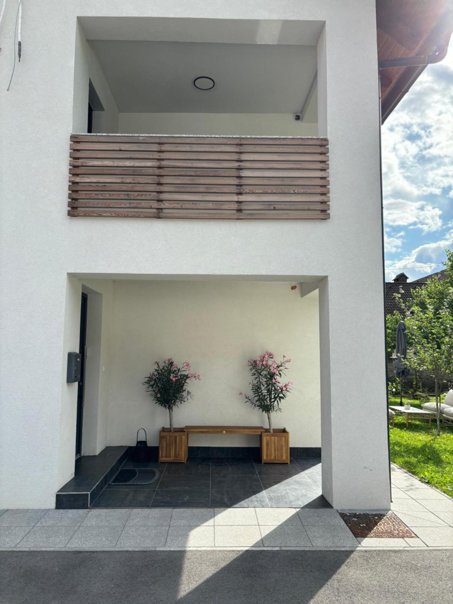 Aura Apartments Zirovnica Ngoại thất bức ảnh
