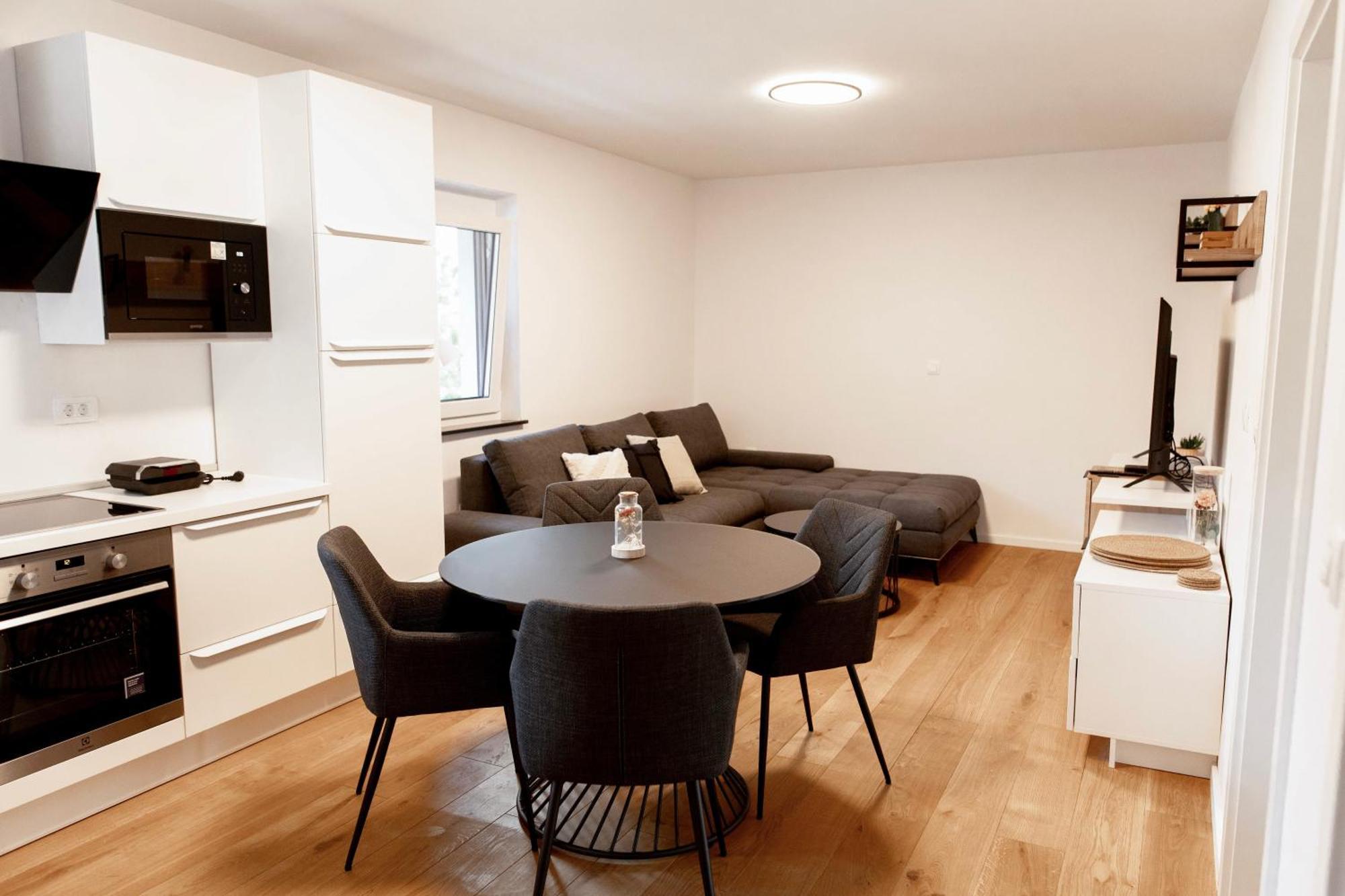 Aura Apartments Zirovnica Ngoại thất bức ảnh