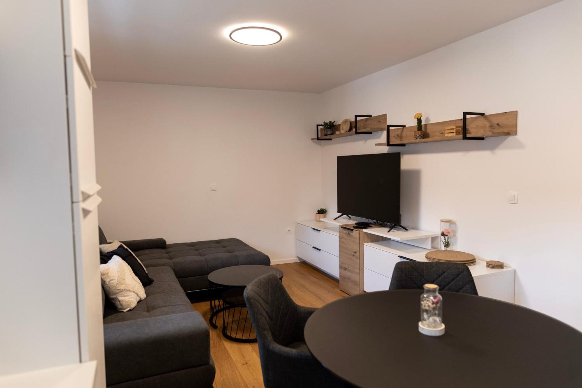 Aura Apartments Zirovnica Ngoại thất bức ảnh
