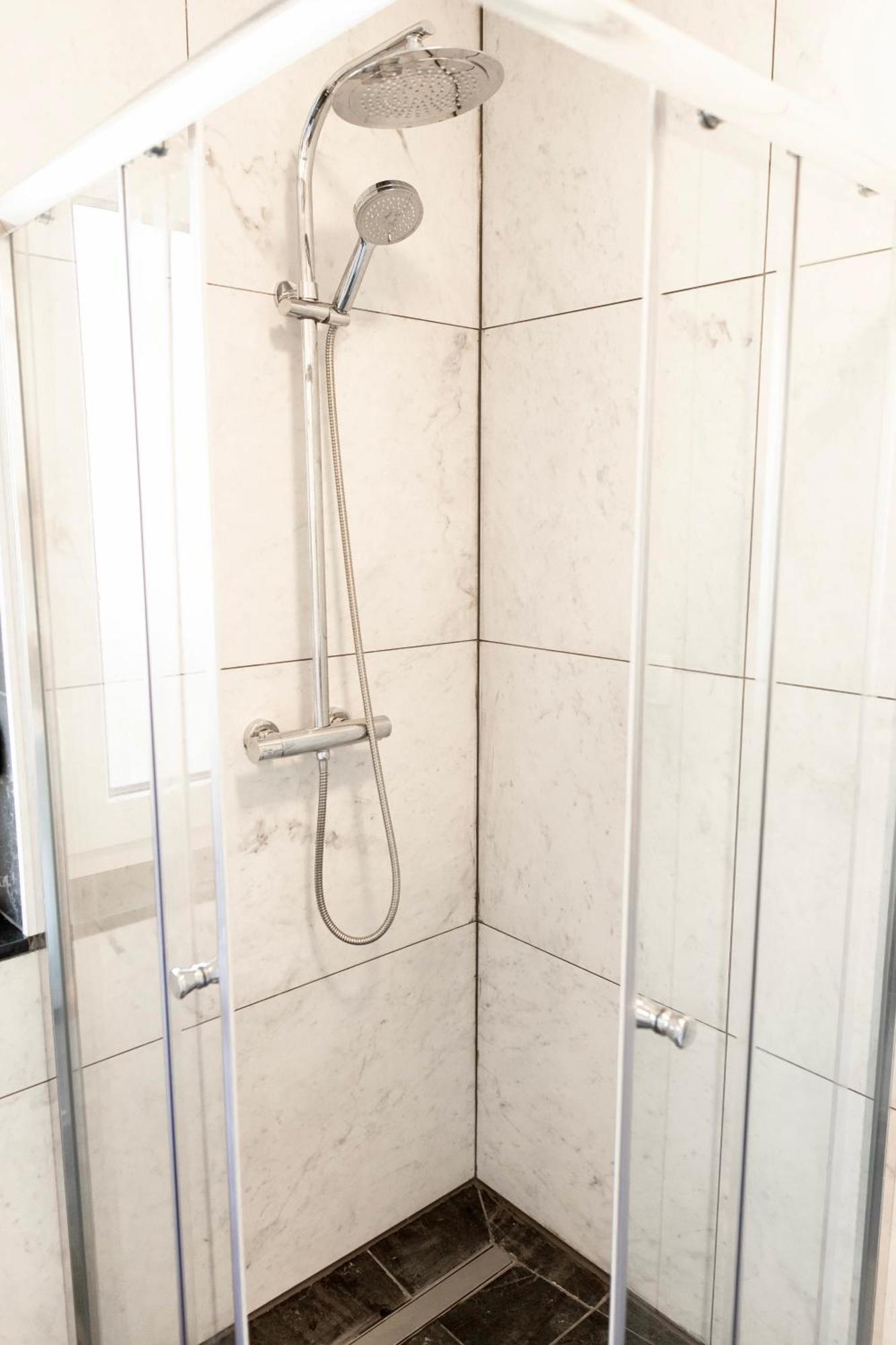 Aura Apartments Zirovnica Phòng bức ảnh
