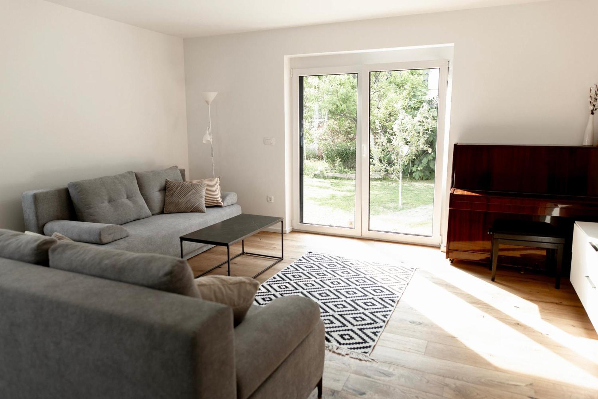 Aura Apartments Zirovnica Ngoại thất bức ảnh